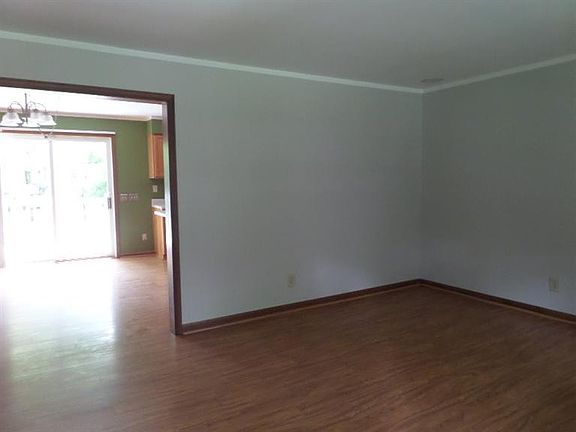 3rd image of 236 Beachway St