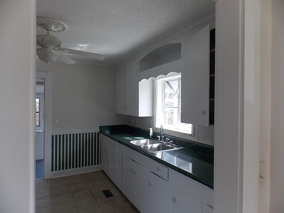 5th image of 306 S Maple Street