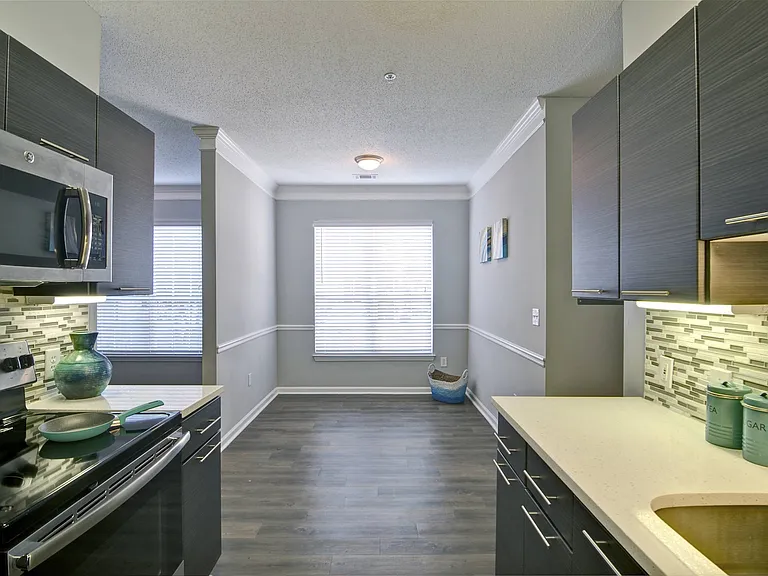Park Creek Apartments — Photo 29