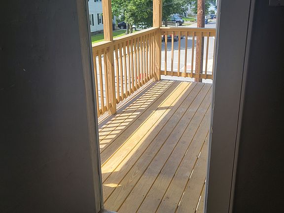 4th image of 72 Kinsley St #74B