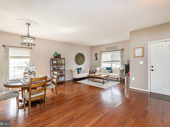 3rd image of 102 Homer Dr
