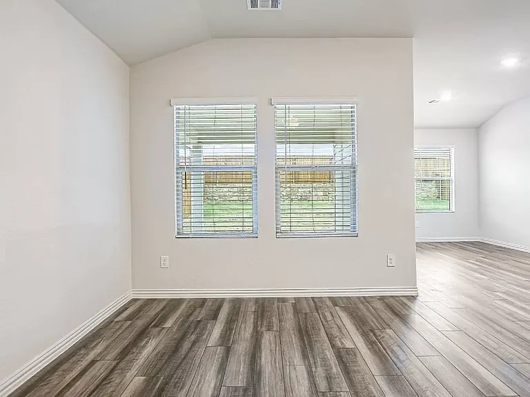 2635 Oneida Ln — Photo 10
