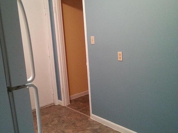 small eat-in kitchen