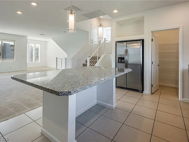 8040 Carpenter Creek Ave — Photo 4