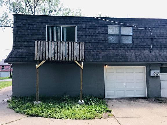 4th image of 904 S Savage St