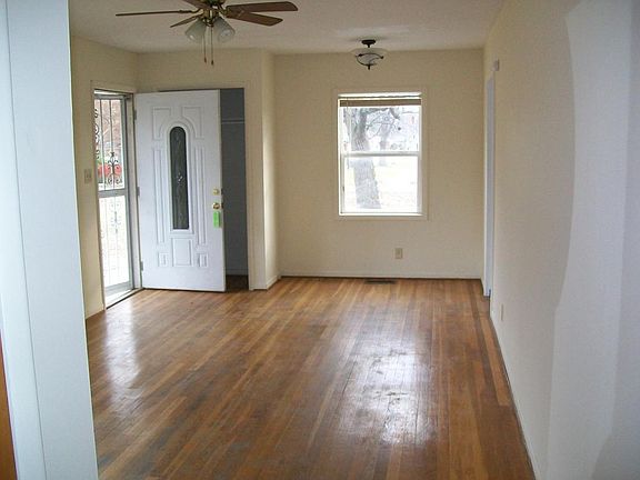 2nd image of 1901 W Coil St