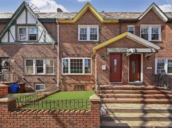 2716 99th St, East Elmhurst, NY 11369