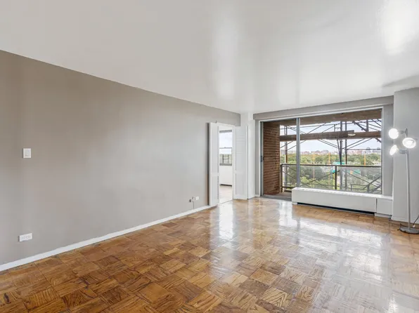 61-20 Grand Cent Parkway image 6 of 18