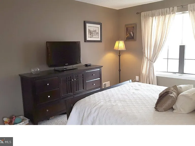 48 Rickard Ct — Photo 10
