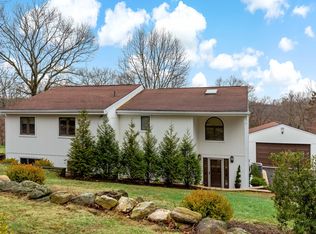 19 Sun Hill Rd, Katonah, NY 10536