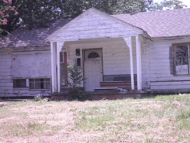 2nd image of 535 Argyle St