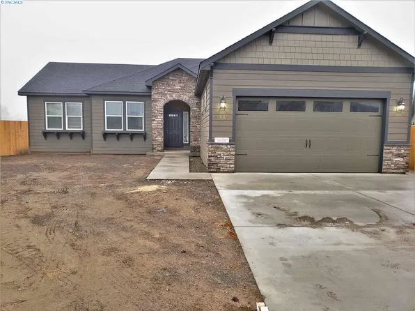 1002 Cabernet St, Granger, WA 98932