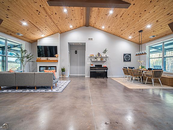 2nd image of 26 Plantation Rd NW