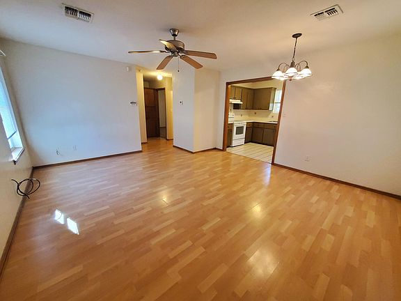 3rd image of 1201 NW Columbia Ave APT B