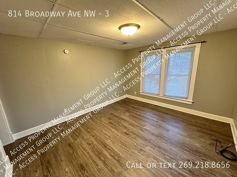 814 Broadway Ave NW #3 — Photo 5