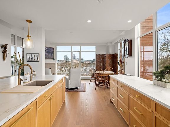 5th image of 21 Dallas Rd #517