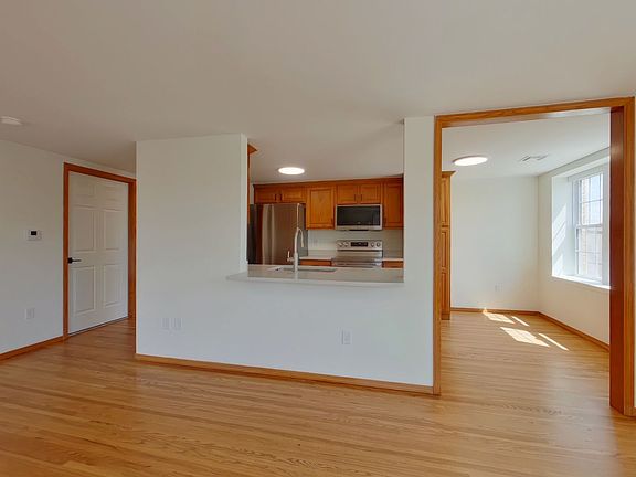 3rd image of 1401 E Douglas Ave APT D