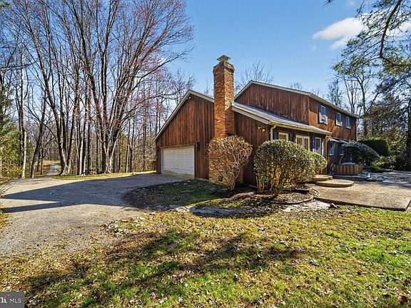 4th image of 995 Saint George Barber Rd