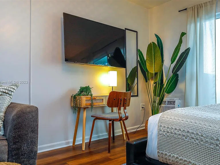 7904 West Dr #812 — Photo 11