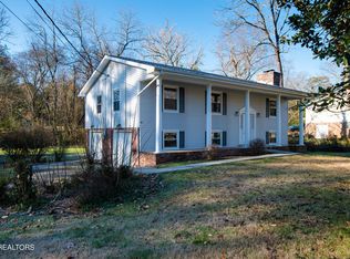 107 Nebraska Ave, Oak Ridge, TN 37830