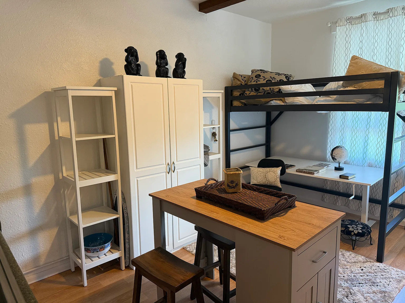 Studio, 350 sqft, $1,595 — Photo 2