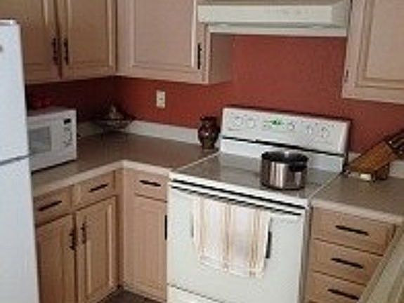 5th image of 9910 N Baylor Dr