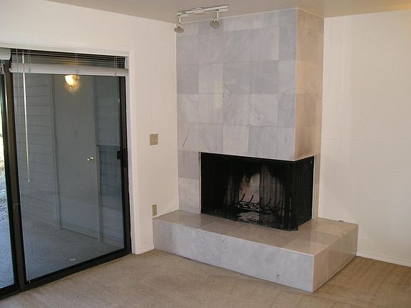 5th image of 13609 NE 8th St APT 105