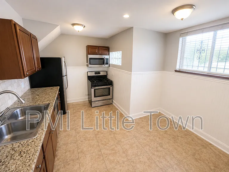 3620 Hudson St — Photo 4