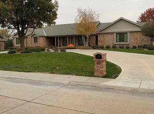 2307 Stagecoach Rd, Grand Island, NE 68801