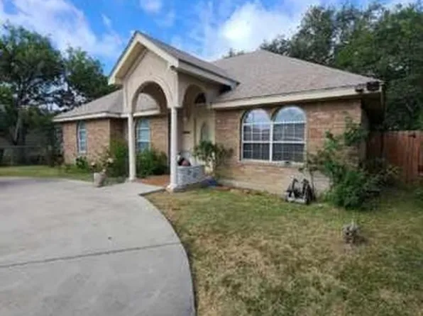 405 MARY ANN ST, Uvalde, TX 78801