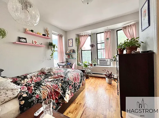 Rented by Hagstrom Management Inc | media 38