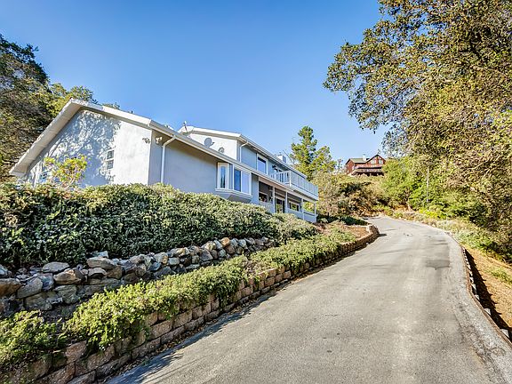 4th image of 15895 Armsby Ln