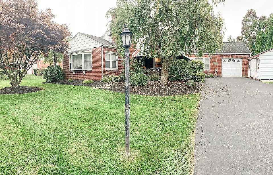 1st image of 2444 Oakdale Ave