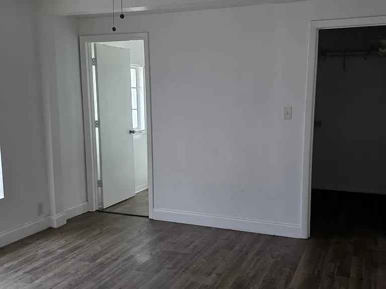 730 14th St NW — Photo 9