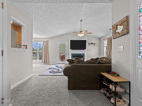 5th image of 131 Cavalier Drive