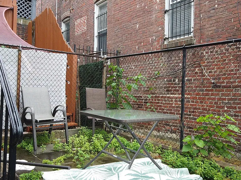 604 9th St NE #9 — Photo 8
