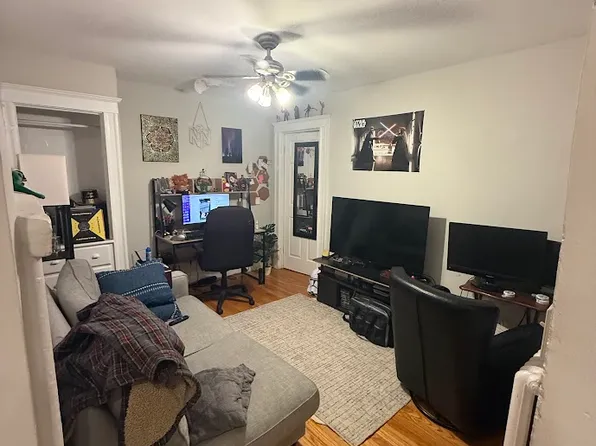 215 Hanover St Suite 2, Boston, MA 02113