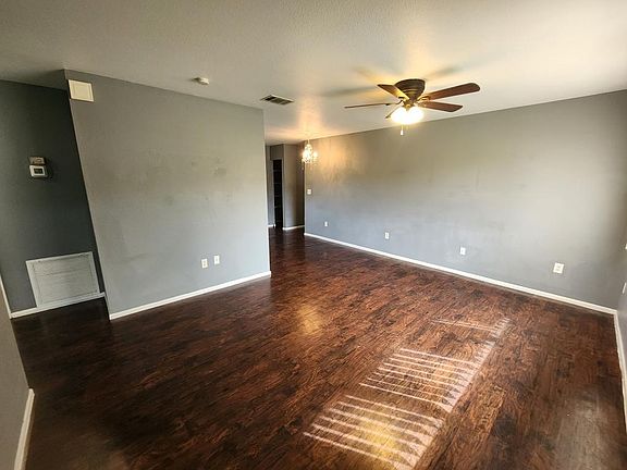 5th image of 3985 Avanti Cir