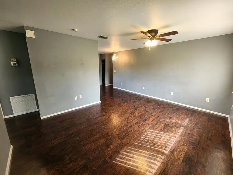 3985 Avanti Cir — Photo 5