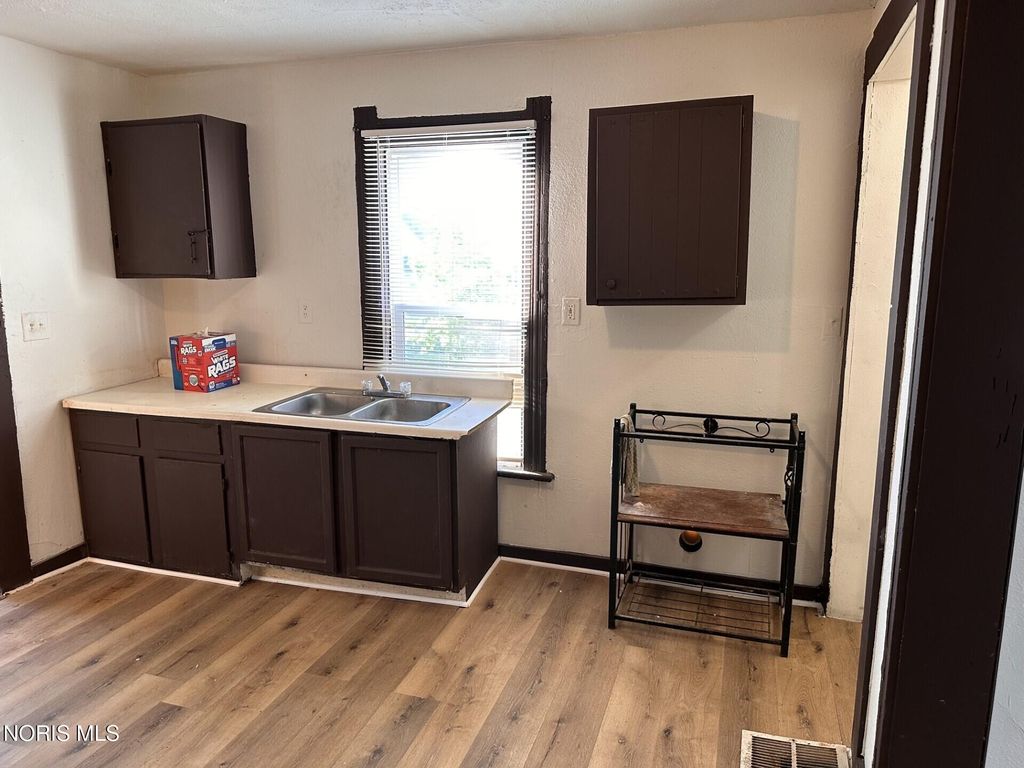 1023 Heston St, Toledo, OH - More