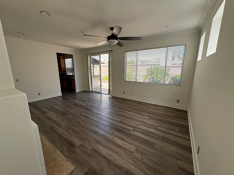 185 Seacountry Ln — Photo 2