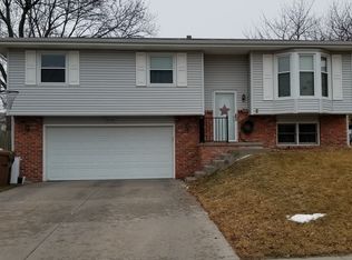 5743 NW 10th St, Lincoln, NE 68521