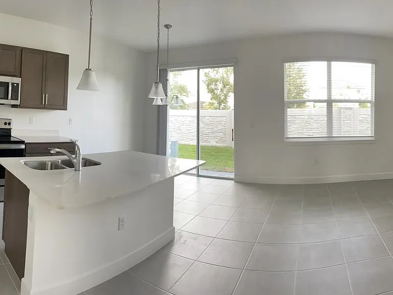 1337 Captiva Cv #8 — Photo 6