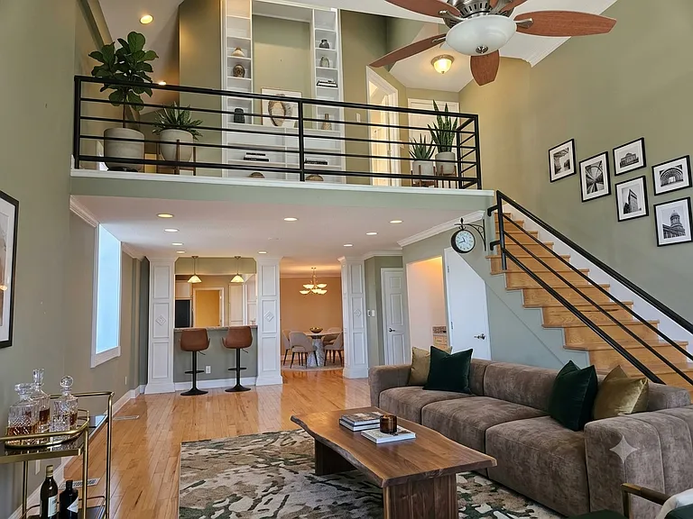 111 NW 2nd St #3 — Photo 8