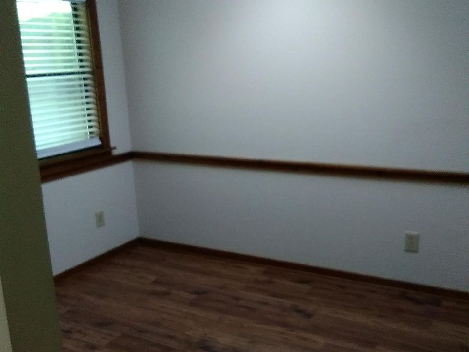 2nd image of 738 Bashford Rd