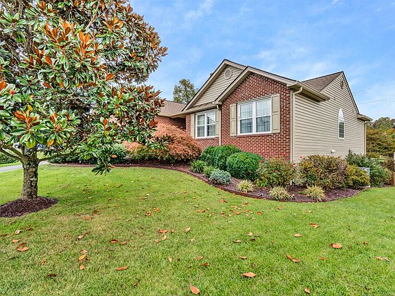 2nd image of 4514 Lomond Cir