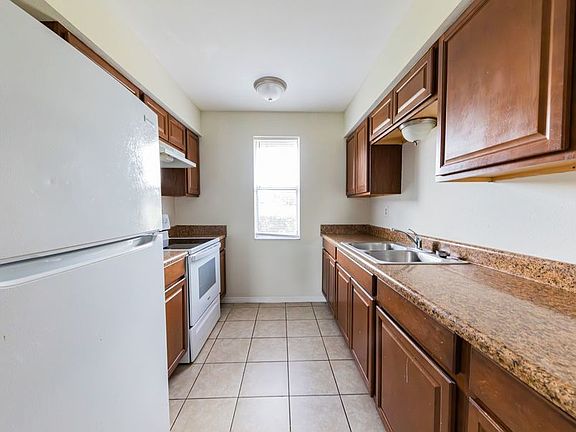 3rd image of 2129 Cabernet Ct