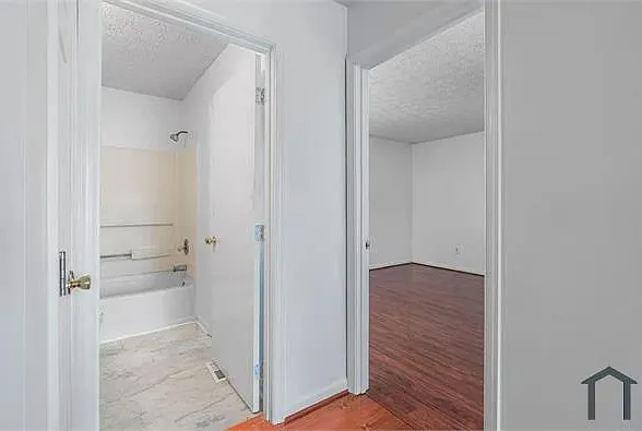 8228 Wynewood Ct — Photo 15