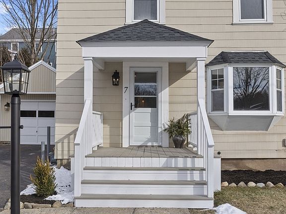 2nd image of 7 Hoyt Ave