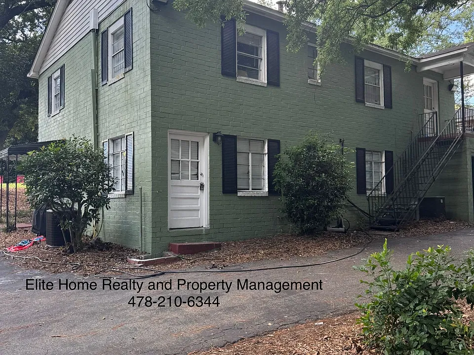290 Clisby Pl